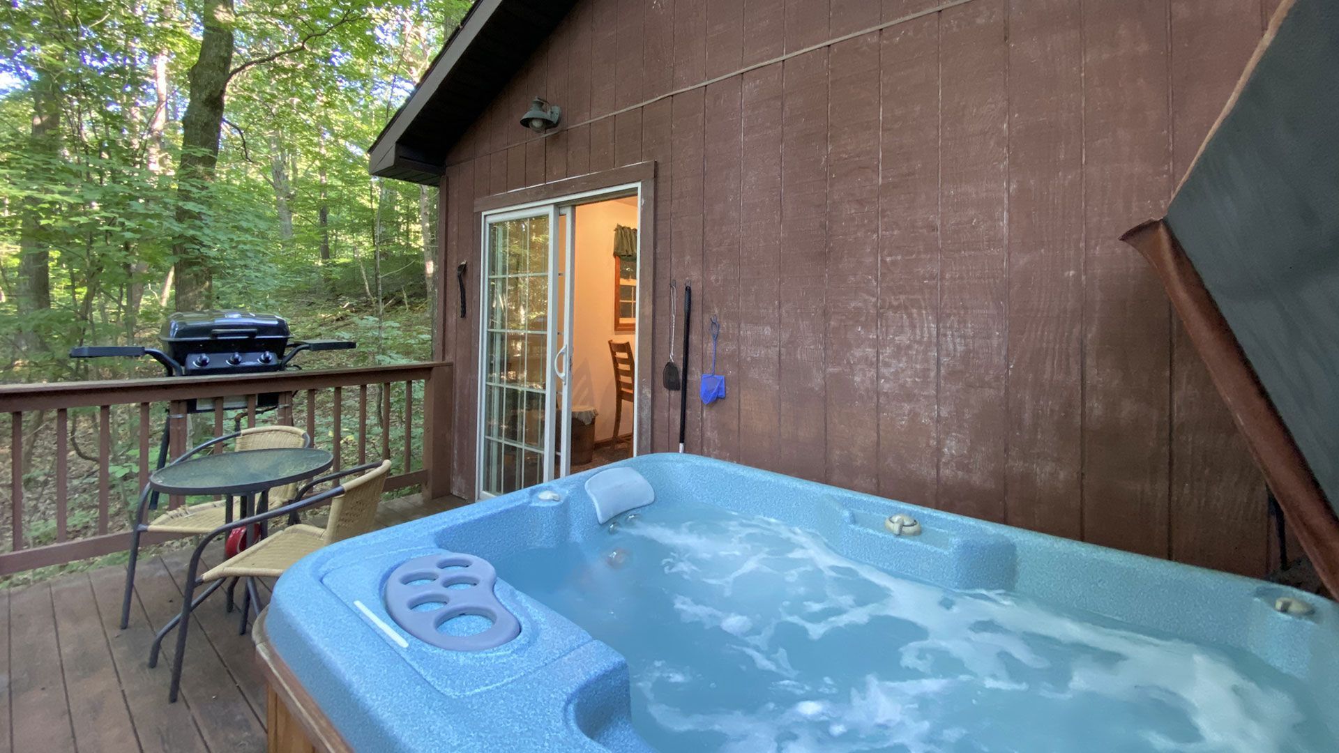 Bluebird Ridge Cottage Cabin Hot Tub